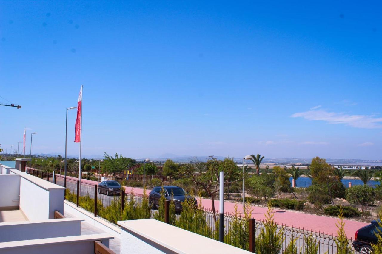 Beautiful Condo In Laguna Beach Resort Overlooking Laguna Rosa In Torrevieja With 2 Bedrooms And 2 Bathrooms Buitenkant foto